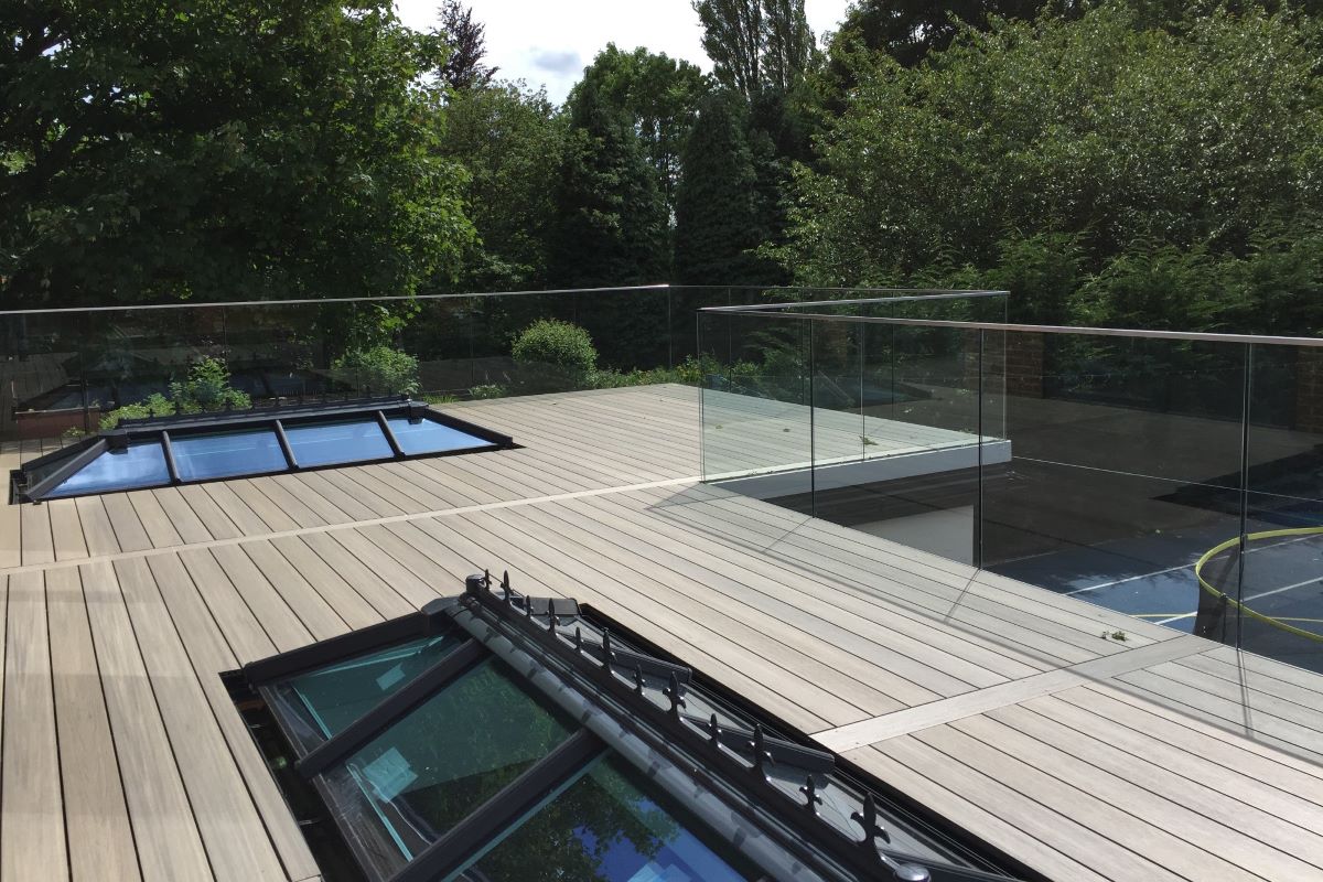 Frameless Glass Roof Top Balcony